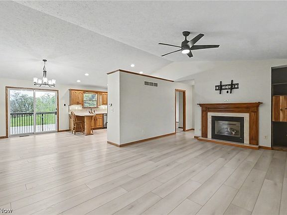 4th image of 254 W Durbin Cir