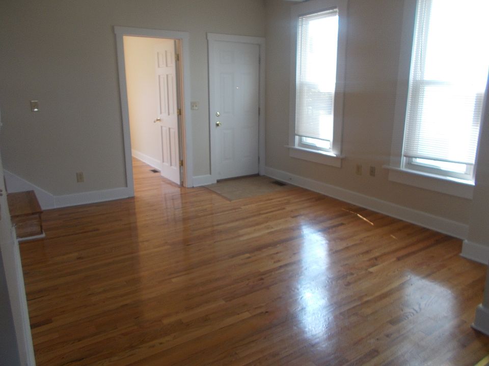 2nd image of 1373 Summit St