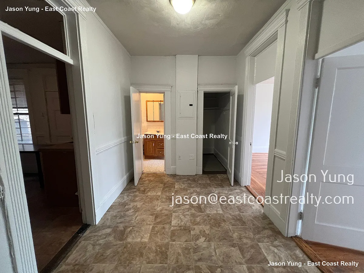 Building Photo - 238 Hemenway St #10