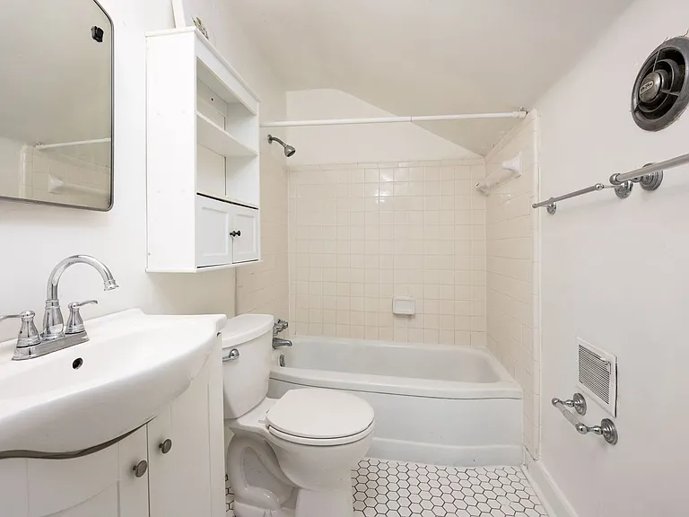 1501 Clayton Ave #B — Photo 23