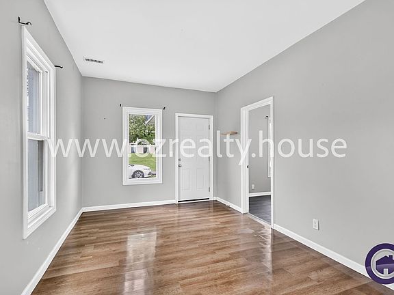 3rd image of 1418 Fairlawn Ave