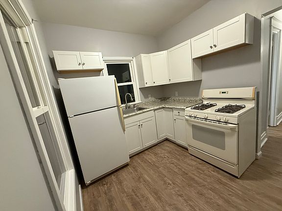 2nd image of 1152 Haeberle Ave APT 2