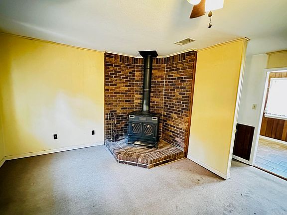 3rd image of 8221 Shannon Rd