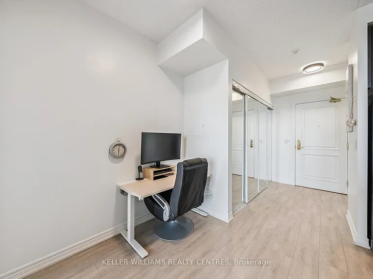 9245 Jane St #902 — Photo 14