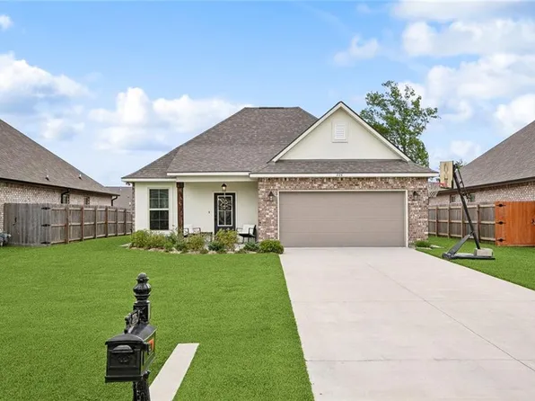 226 Cypress Bend Dr, Belle Chasse, LA 70037