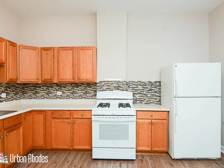 2143 W Chicago Ave #3 — Photo 7