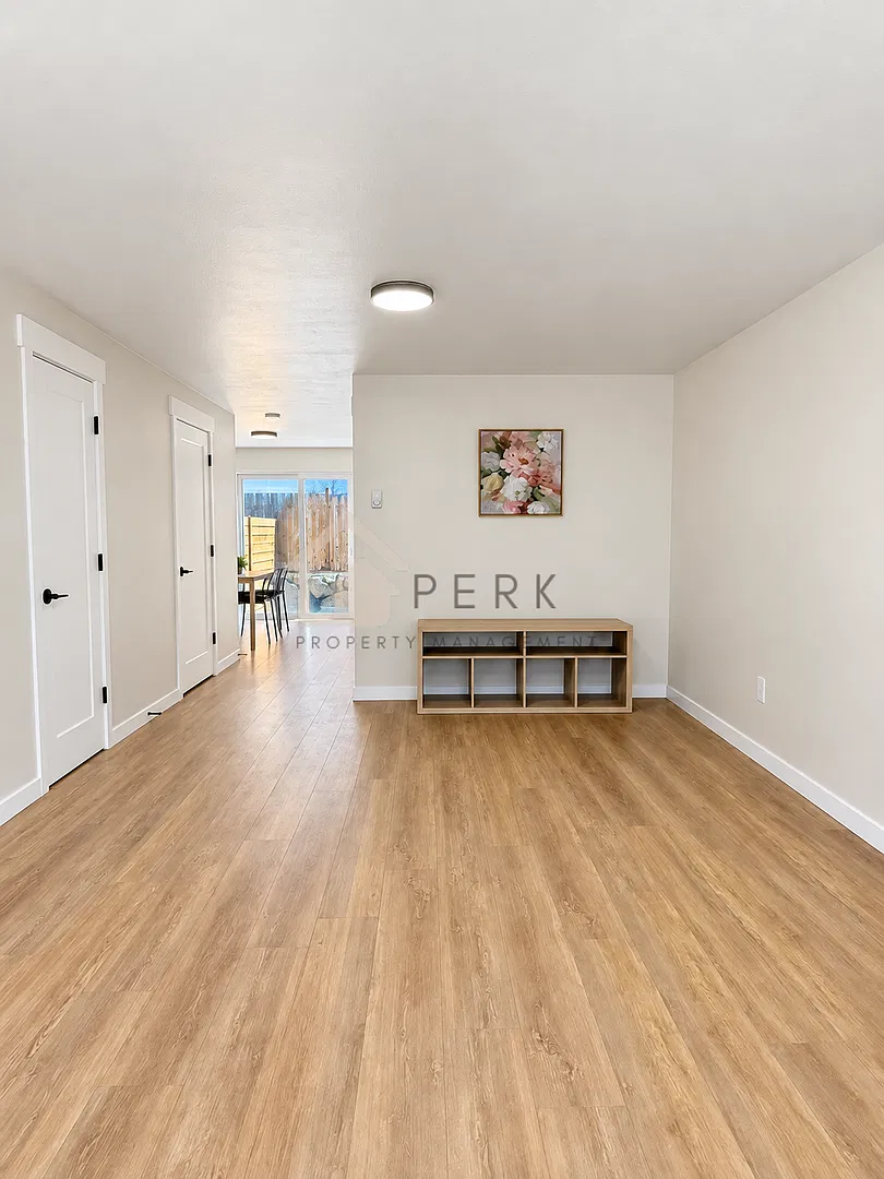 1220 Brighton Townhouse Condominiums — Photo 3
