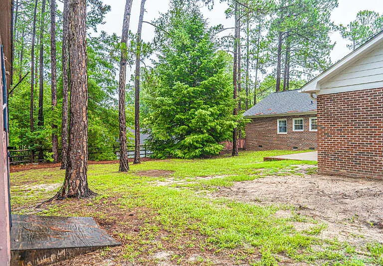 120 Fox Hunt Ln — Photo 30