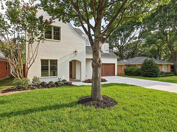 3rd image of 4040 Beechwood Ln