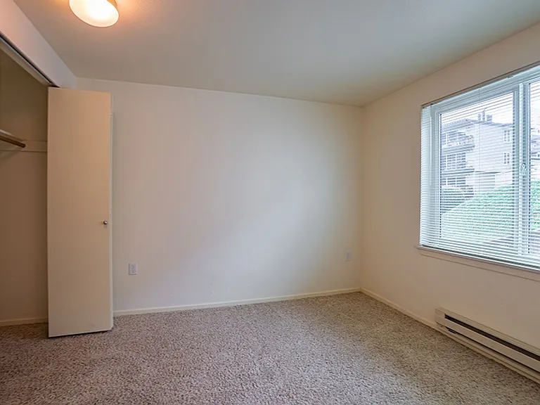 6th Ave Apartments — Photo 55