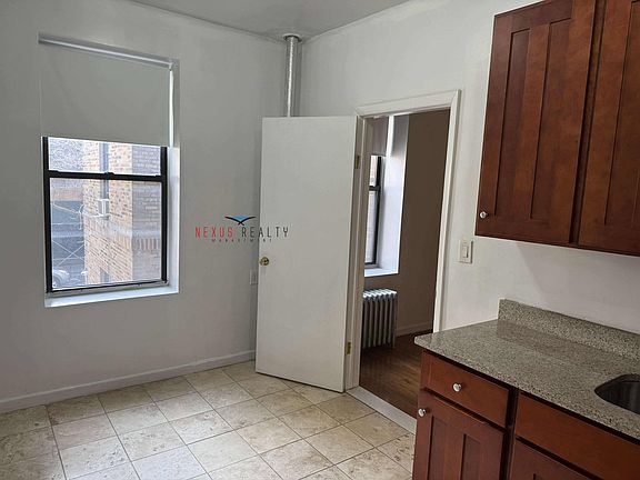 4th image of 4142 40th St APT B4