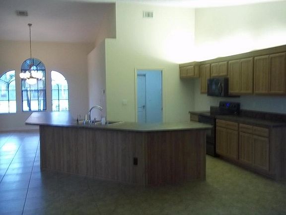 2nd image of 1081 SE Spinnaker Ave
