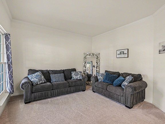 4th image of 11111 Park Ridge Rd