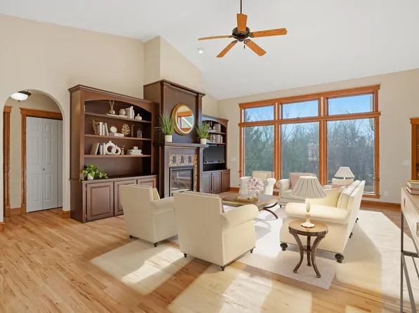 4702 Garden Brook Ct, Columbia, MO 65203