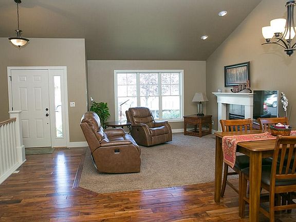 3rd image of 3724 Fairmeadow Ct