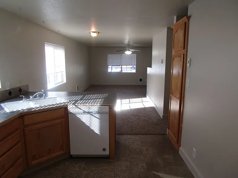 178 SW Ivy Ct — Photo 5
