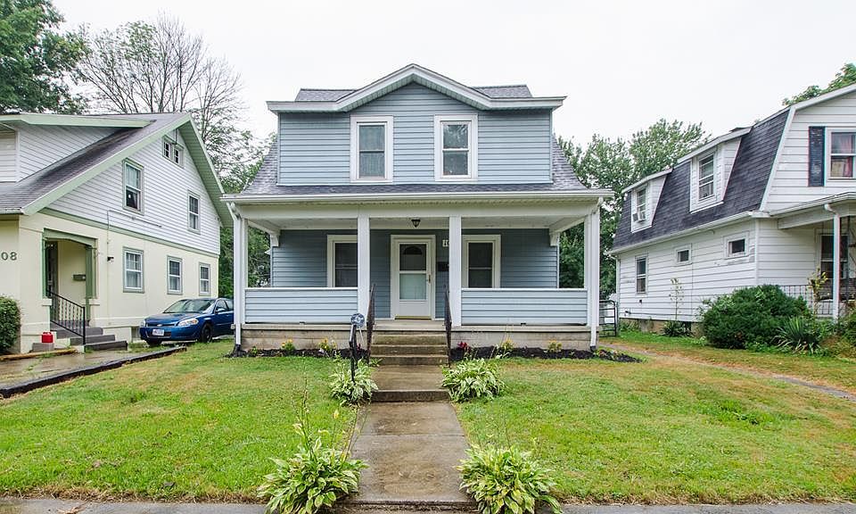 1st image of 104 Stewart Ave S