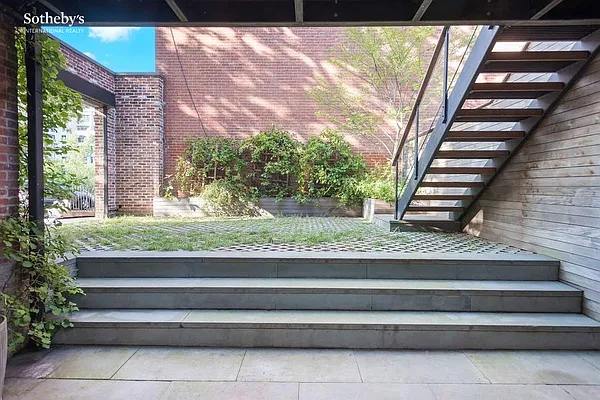 Sold by Sotheby's International Realty | media 12