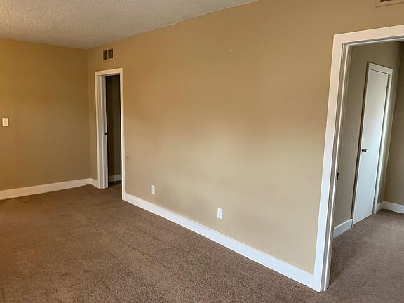 3rd image of 2431 McDowell St