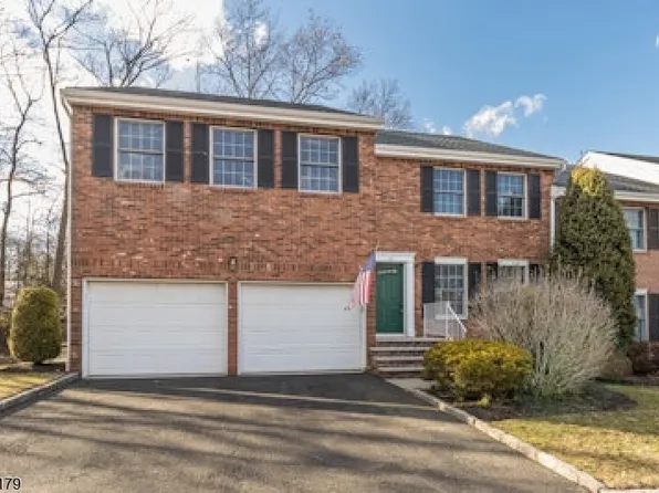 11 Eastgate Sq, Westfield Town, NJ 07090