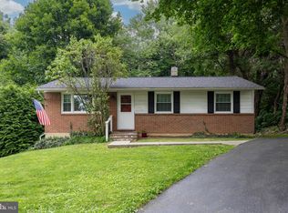 950 Dampman Rd, Honey Brook, PA 19344