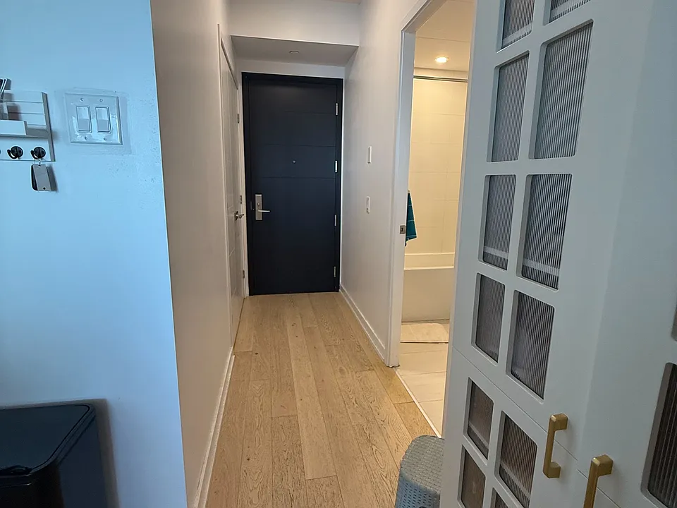 488 University Ave #4403