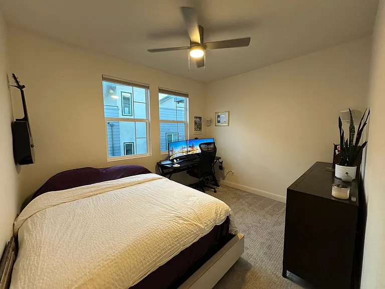 582 E Imperial Ave — Photo 11