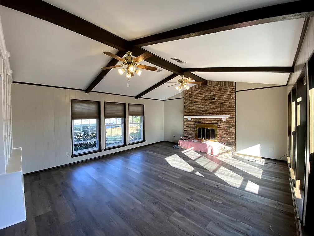 4 bed, 2128 sqft, $2,800 — Photo 4