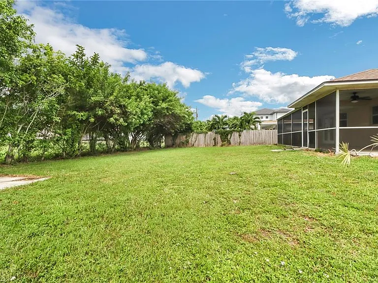 18560 Holly Rd — Photo 24
