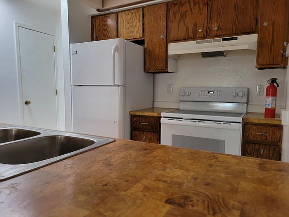 2nd image of 2801 Palo Verde Dr NE #B