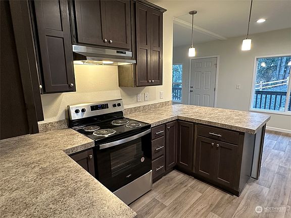 2nd image of 50 NE Katherine Court