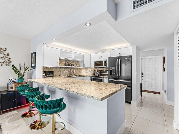 5th image of 109 Liberty Court #109