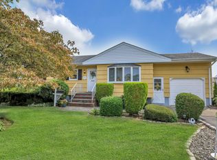119 Monarch Ave, West Babylon, NY 11704
