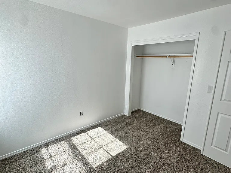 320 Timberline Dr — Photo 4
