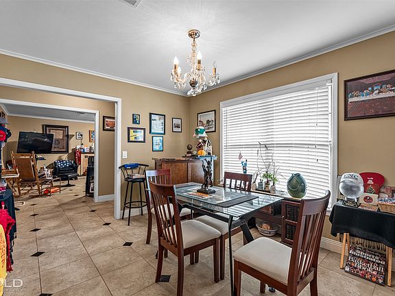 5th image of 4445 Gilbert Dr