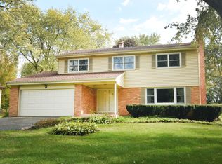 313 Canterbury Ln, Inverness, IL 60010