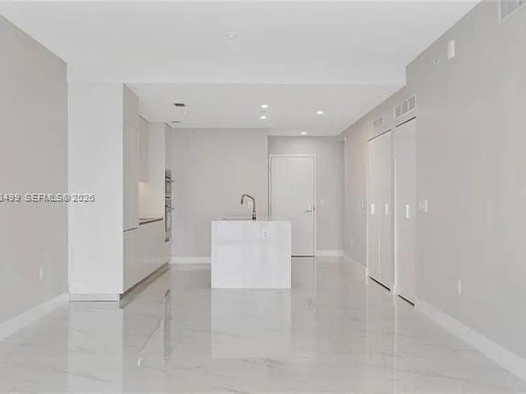 700 NE 24th St #4206 — Photo 7