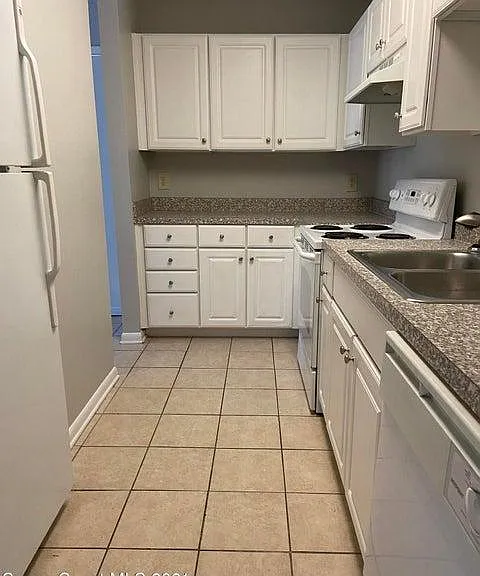 3570 Sable Palm Ln E — Photo 10