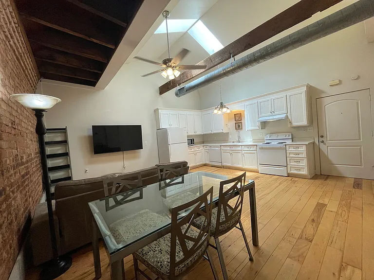 103 Court Sq #3 — Photo 24