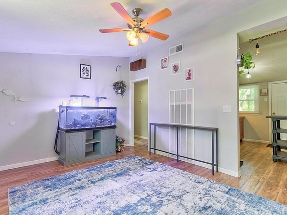 5th image of 2530 S Saint James Blvd