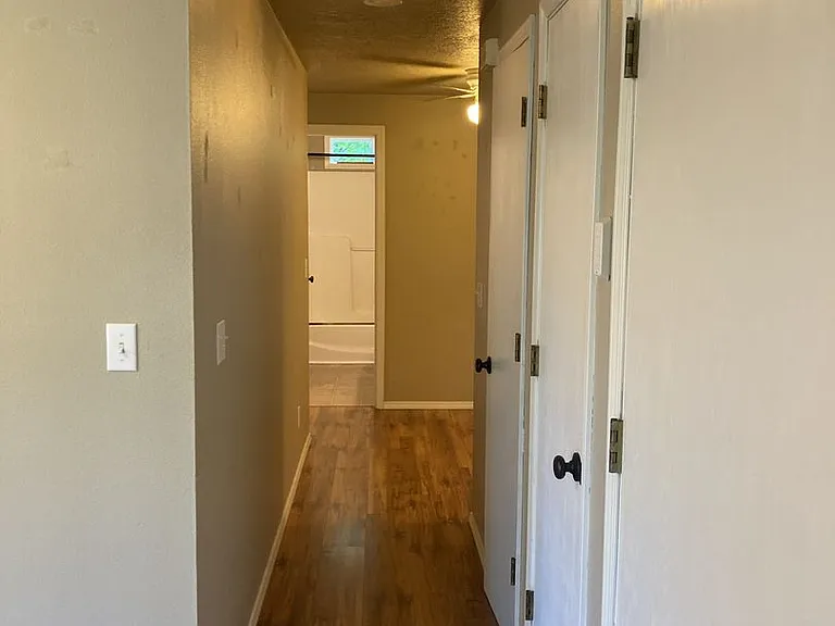 1590 SW Harbor Dr — Photo 4
