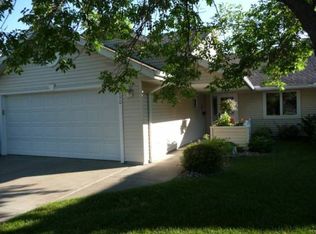1090 Riverwood Ct, Hastings, MN 55033