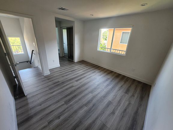 3rd image of 10146 Fernglen Ave #B