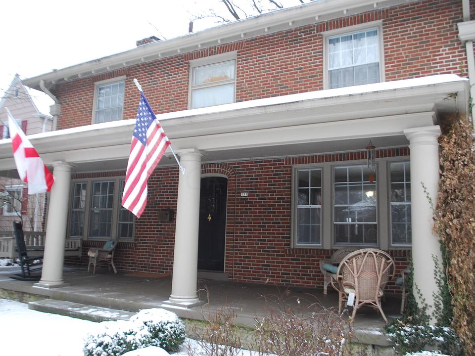 1st image of 131 E North Broadway St