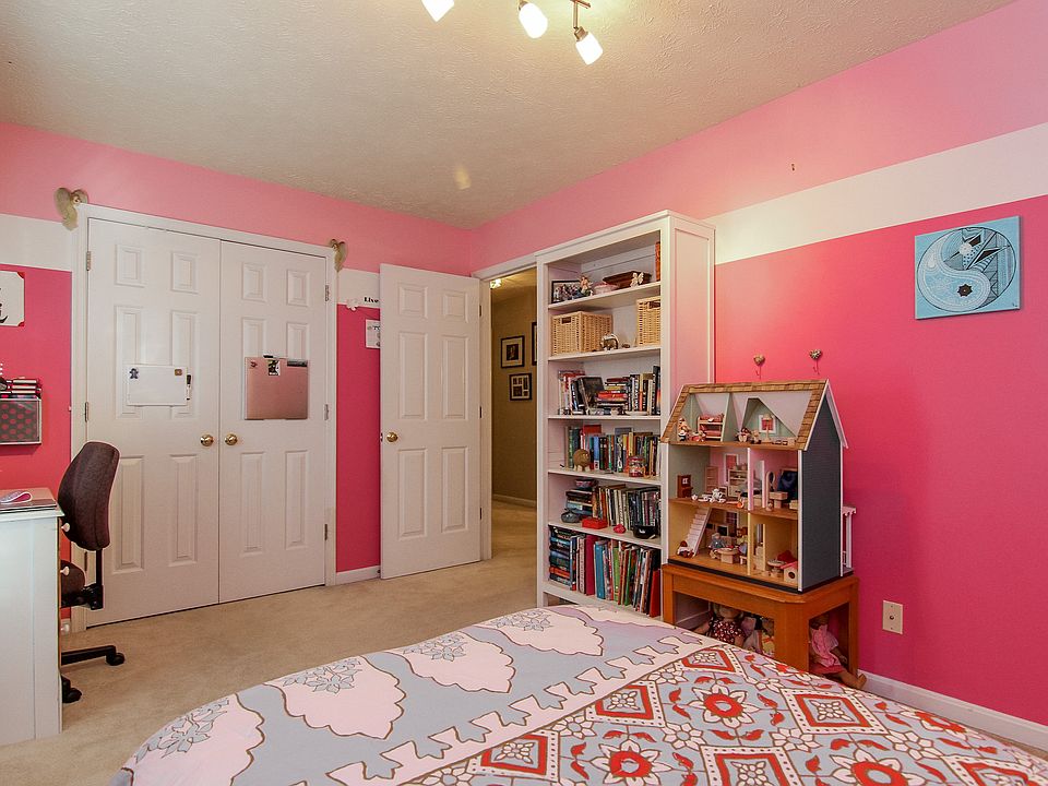 1st image of 4919 Queensbury Cir