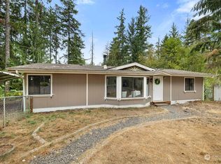 1920 E Trails End Dr, Belfair, WA 98528