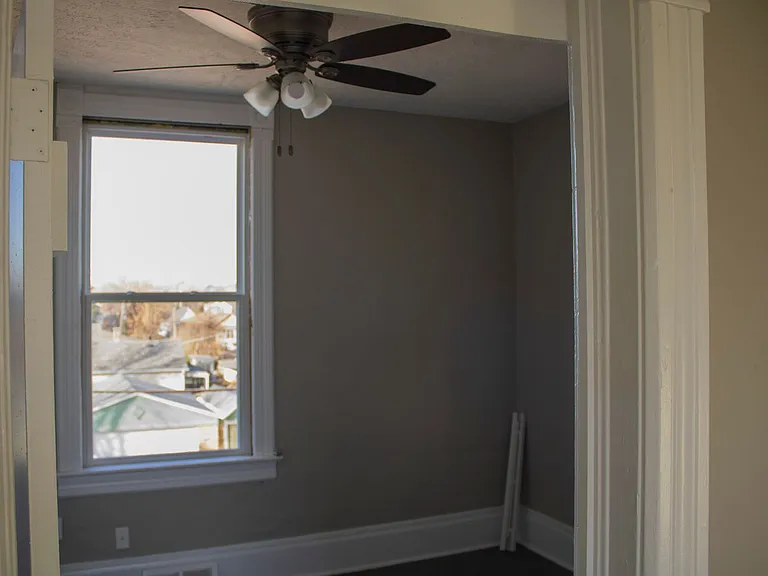 1618 Martha St — Photo 8