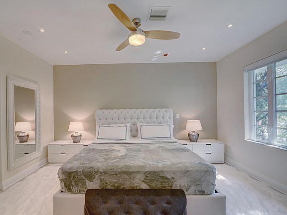 2nd image of 701 14th St APT 9