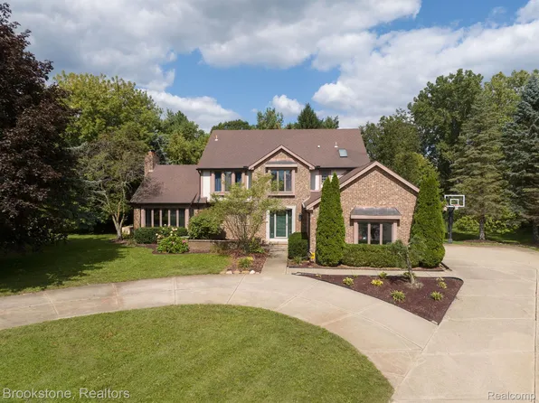 5190 Alta Ct, Clarkston, MI 48348