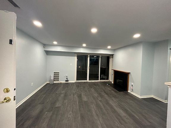 2nd image of 401 Aspen Dr Unit 401